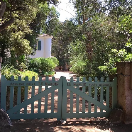 Le Manoir De Szálloda *