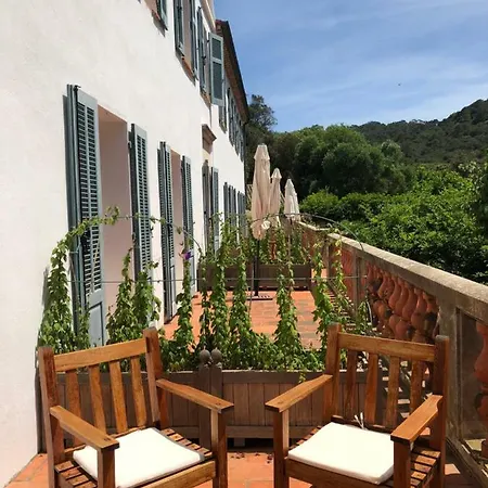 Le Manoir De Szálloda